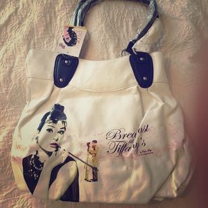 Bag. Breakfast at Tiffany’s theme.
